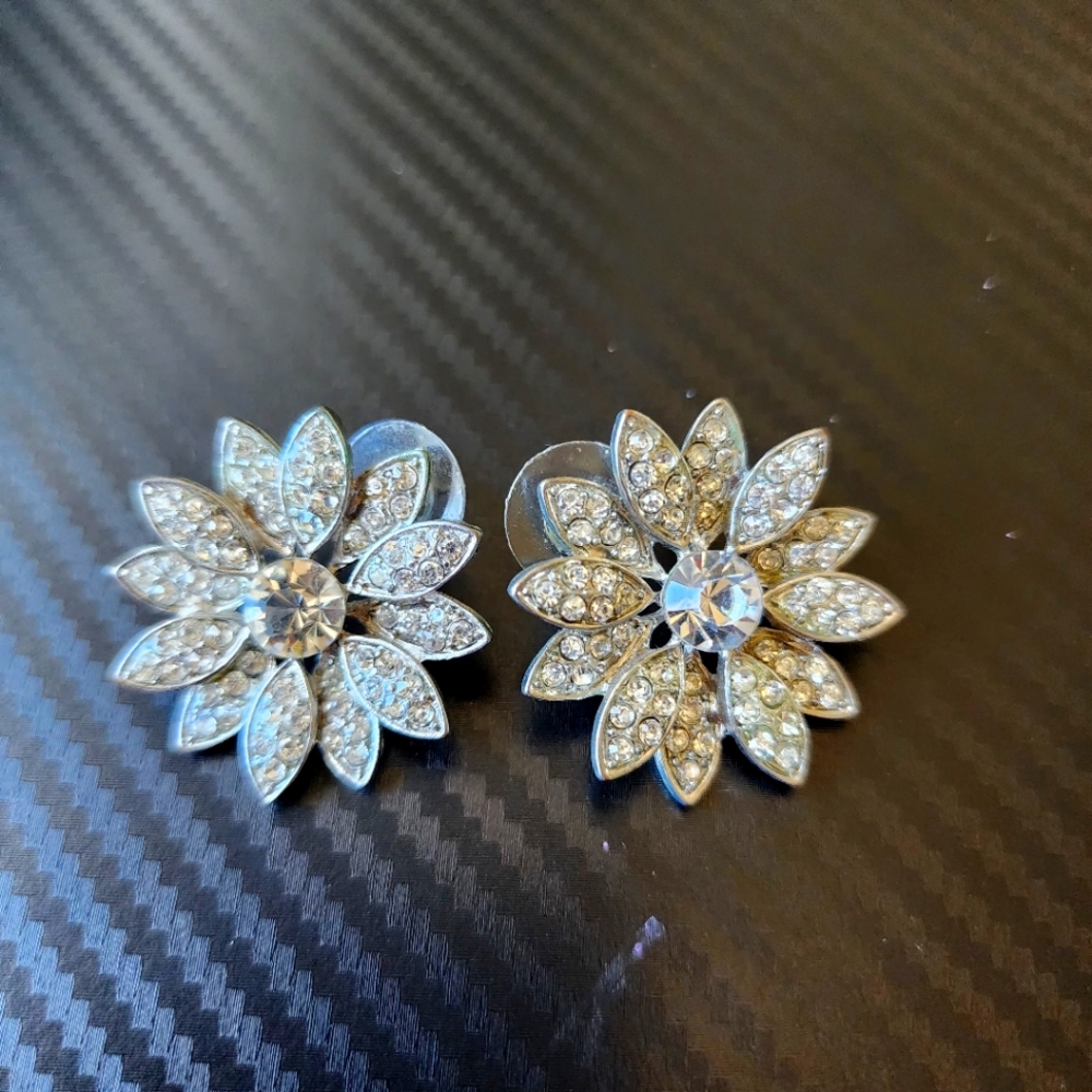 Flower earrings